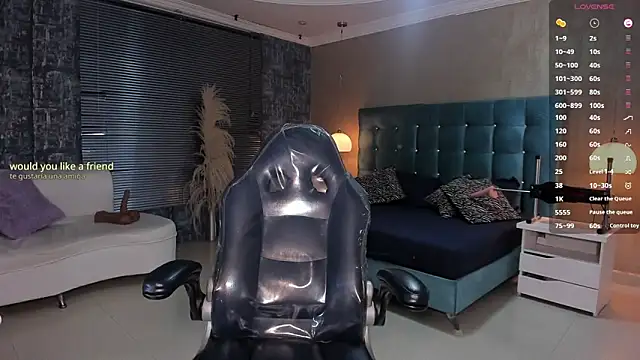 MelanieRioss online show from October 9, 1:53 pm