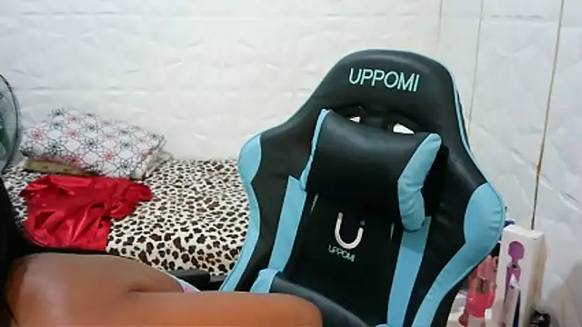 Snapshot of Mendoza_Amaranata chatting on December 22, 2:06 am Mendoza Amaranata online show from December 22, 2:06 am