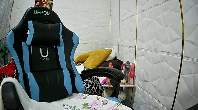 Snapshot of Mendoza_Amaranata chatting on February 17, 11:42 pm Mendoza Amaranata online show from February 17, 11:42 pm