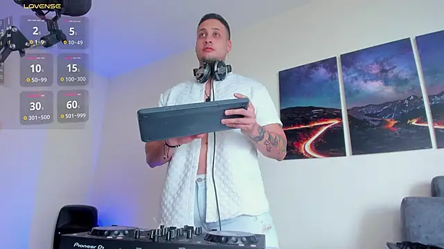 Snapshot of matt_saill chatting on February 20, 10:04 pm matt saill online show from February 20, 10:04 pm