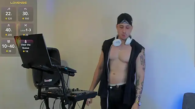 Snapshot of matt_saill chatting on September 19, 1:51 am matt saill online show from September 19, 1:51 am