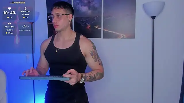 Snapshot of matt_saill chatting on October 22, 11:48 pm matt saill online show from October 22, 11:48 pm