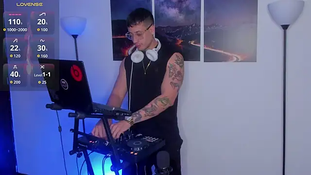 Snapshot of matt_saill chatting on November 7, 11:27 pm matt saill online show from November 7, 11:27 pm