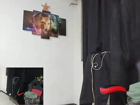 Snapshot of liiarosex chatting on May 27, 4:09 am liiarosex online show from May 27, 4:09 am