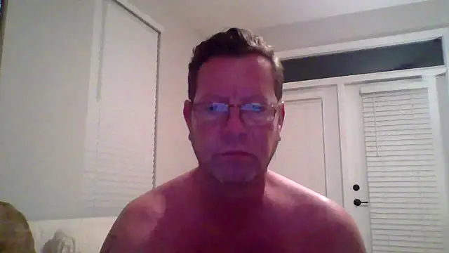 Goldenbear3111 online show from April 16, 3:40 am