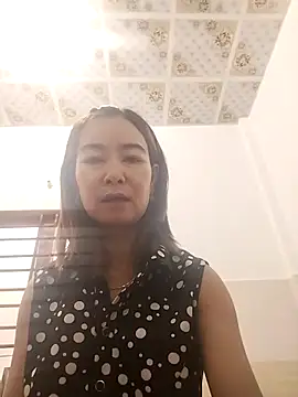 Snapshot of Sexy-ladyboobs20 chatting on November 12, 2:01 am Sexy-ladyboobs20 online show from November 12, 2:01 am