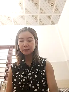 Snapshot of Sexy-ladyboobs20 chatting on November 14, 1:15 am Sexy-ladyboobs20 online show from November 14, 1:15 am