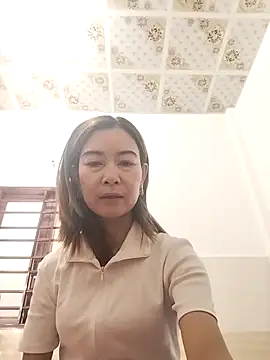 Snapshot of Sexy-ladyboobs20 chatting on November 28, 1:30 am Sexy-ladyboobs20 online show from November 28, 1:30 am