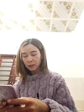 Snapshot of Sexy-ladyboobs20 chatting on December 18, 11:38 am Sexy-ladyboobs20 online show from December 18, 11:38 am