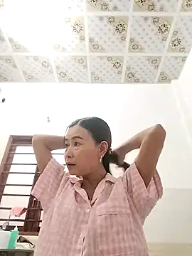 Sexy-ladyboobs20 online show from May 9, 1:11 am