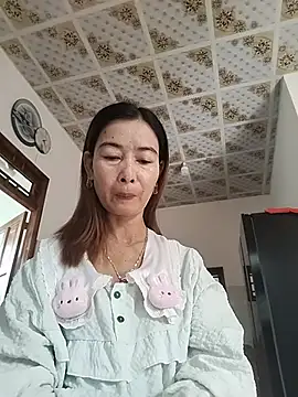 Sexy-ladyboobs20 online show from June 1, 1:18 am