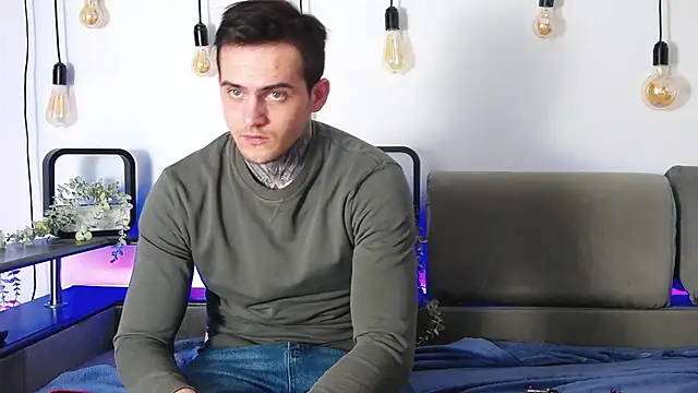 Snapshot of CarterCole chatting on January 18, 4:42 pm CarterCole online show from January 18, 4:42 pm