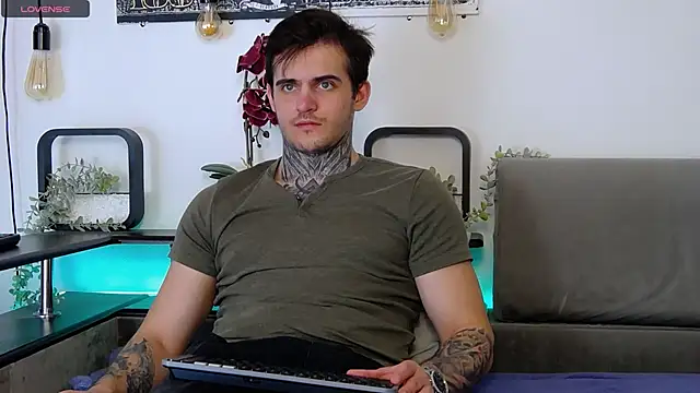 Snapshot of CarterCole chatting on March 8, 11:37 am CarterCole online show from March 8, 11:37 am