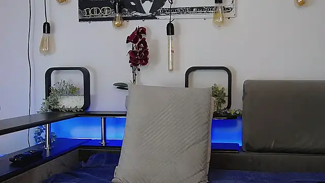 Snapshot of CarterCole chatting on March 13, 1:40 pm CarterCole online show from March 13, 1:40 pm