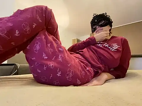 Marilou1983 online show from January 10, 9:31 pm