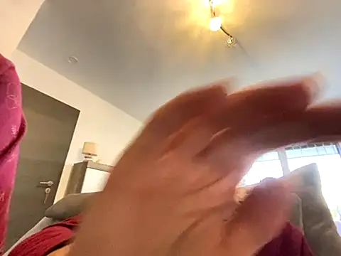 Marilou1983 online show from October 31, 2:51 pm