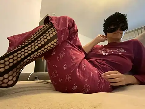 Marilou1983 online show from June 9, 7:42 am