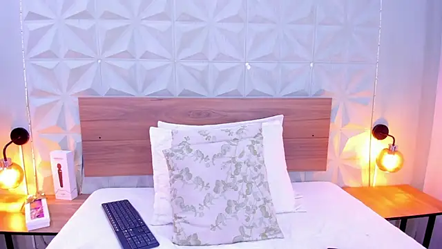 Stacey white  online show from October 3, 8:28 pm