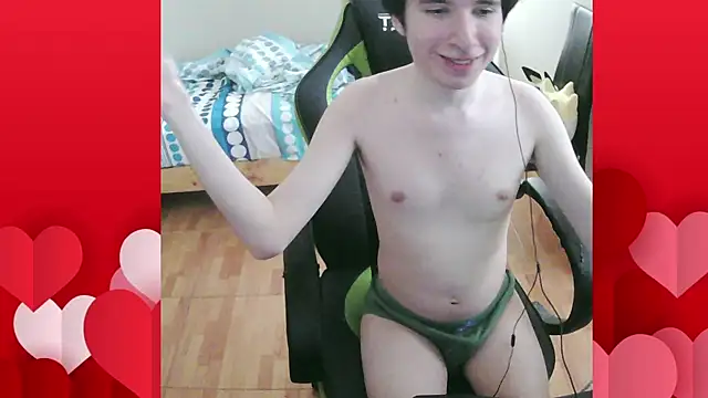 Snapshot of Twink_martinboy chatting on March 21, 9:01 pm Twink martinboy online show from March 21, 9:01 pm