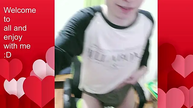 Snapshot of Twink_martinboy chatting on November 29, 5:21 am Twink martinboy online show from November 29, 5:21 am