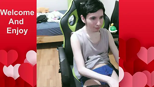 Snapshot of Twink_martinboy chatting on April 21, 1:42 am Twink martinboy online show from April 21, 1:42 am