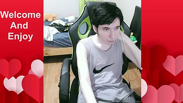 Snapshot of Twink_martinboy chatting on April 25, 10:40 pm Twink martinboy online show from April 25, 10:40 pm