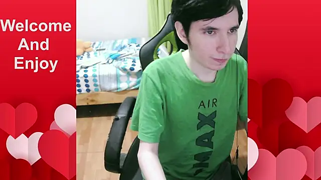 Snapshot of Twink_martinboy chatting on May 25, 1:44 am Twink martinboy online show from May 25, 1:44 am