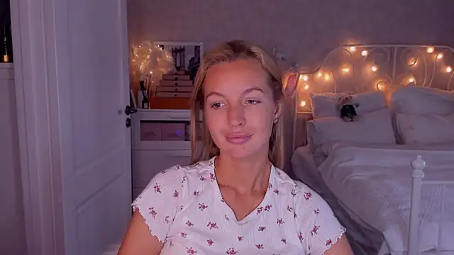 aestetick online show from October 5, 9:51 am