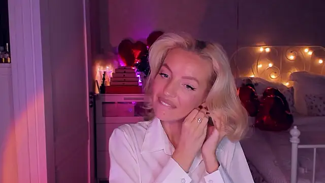 aestetick online show from February 12, 1:50 pm