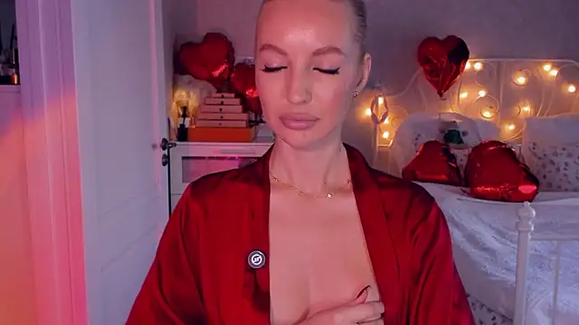 aestetick online show from February 20, 10:49 am