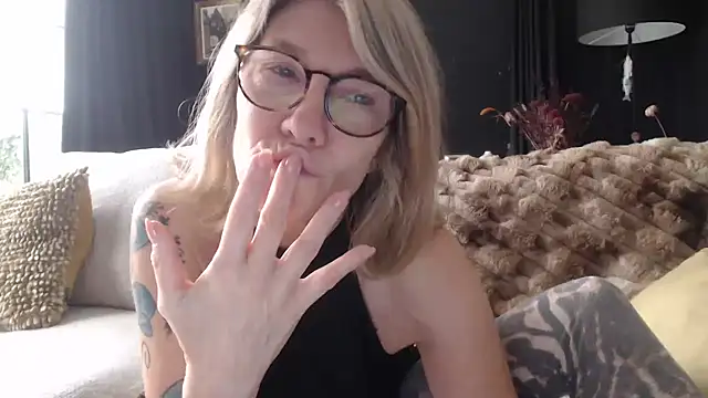 godinflower online show from October 28, 9:24 am