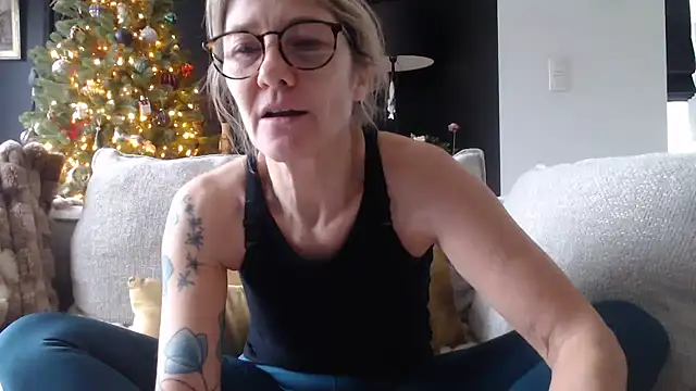 godinflower online show from December 1, 1:16 pm