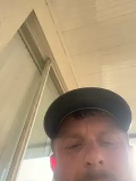 Snapshot of rocket8669 chatting on April 1, 10:29 pm rocket8669 online show from April 1, 10:29 pm