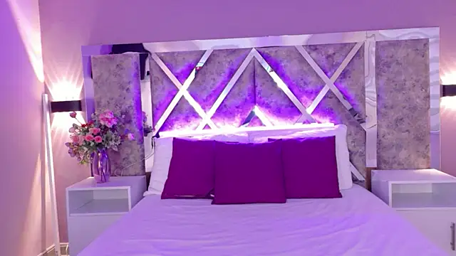 Snapshot of AmmyJones_ chatting on July 28, 7:15 pm AmmyJones online show from July 28, 7:15 pm