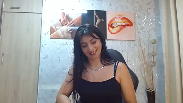 PaulinaRubio  online show from March 10, 7:30 pm