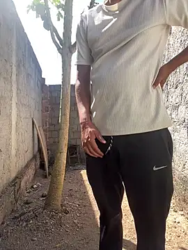 Snapshot of king_cum_ chatting on November 4, 11:42 am king cum online show from November 4, 11:42 am