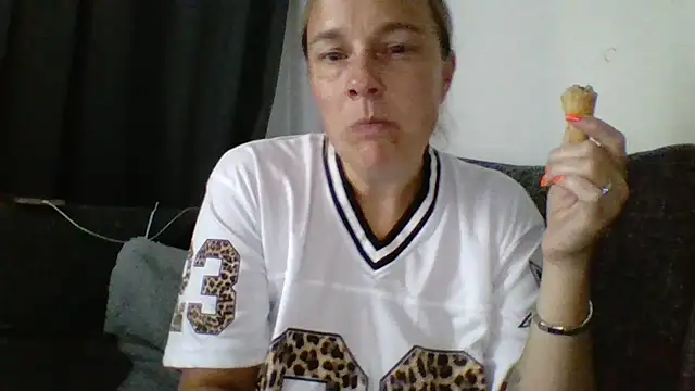 scrummymummy2 online show from July 13, 7:05 pm