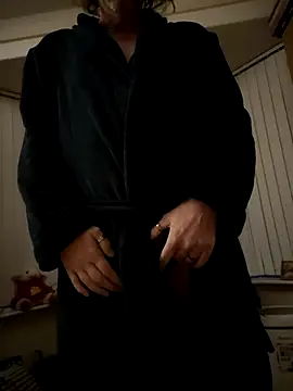 Snapshot of JulianJ50 chatting on September 10, 5:18 am JulianJ50 online show from September 10, 5:18 am