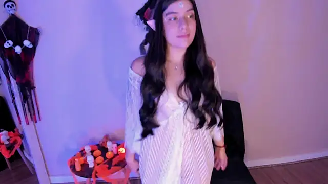 Snapshot of dakotaa__ chatting on October 31, 8:32 pm dakotaa online show from October 31, 8:32 pm