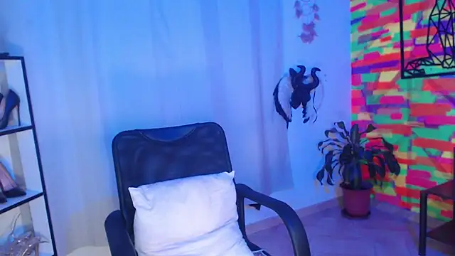 Snapshot of ScarlatSultry chatting on August 3, 8:45 pm ScarlatSultry online show from August 3, 8:45 pm