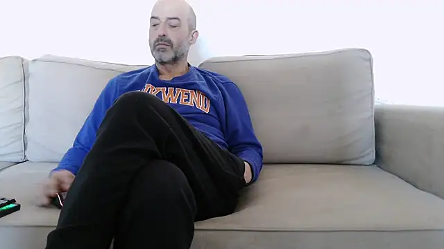 Snapshot of newsimo74 chatting on February 2, 8:57 am newsimo74 online show from February 2, 8:57 am