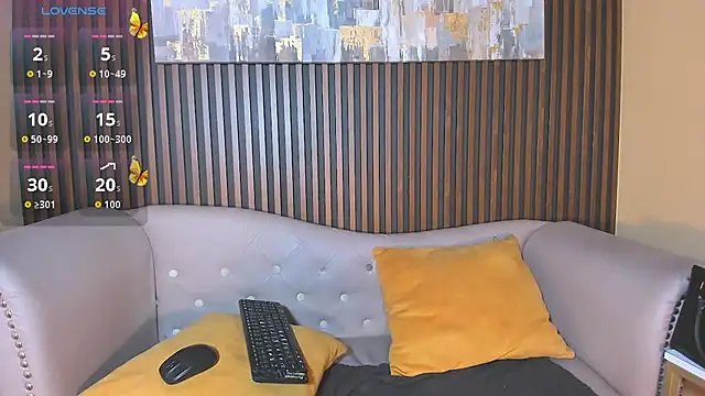 Nahiajhonson  online show from September 20, 1:01 pm