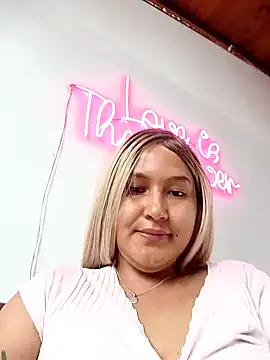 Snapshot of SamaraJay1 chatting on January 6, 1:08 pm SamaraJay1 online show from January 6, 1:08 pm