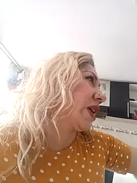 coral smitth online show from September 22, 6:32 pm