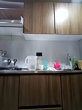 coral smitth online show from December 14, 6:56 pm