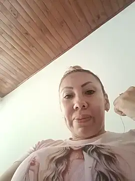 Snapshot of coral_smitth chatting on June 11, 4:27 pm coral smitth online show from June 11, 4:27 pm
