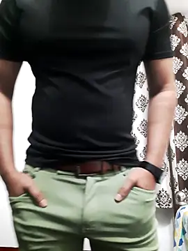 Snapshot of Guyinshortss chatting on November 29, 7:50 pm Guyinshortss online show from November 29, 7:50 pm