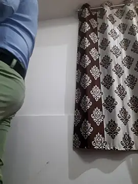 Snapshot of Guyinshortss chatting on February 23, 7:00 pm Guyinshortss online show from February 23, 7:00 pm