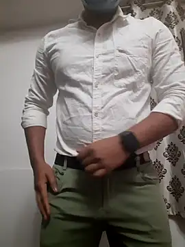 Snapshot of Guyinshortss chatting on March 20, 8:14 pm Guyinshortss online show from March 20, 8:14 pm