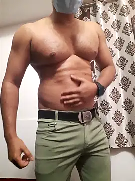 Snapshot of Guyinshortss chatting on March 27, 8:19 pm Guyinshortss online show from March 27, 8:19 pm